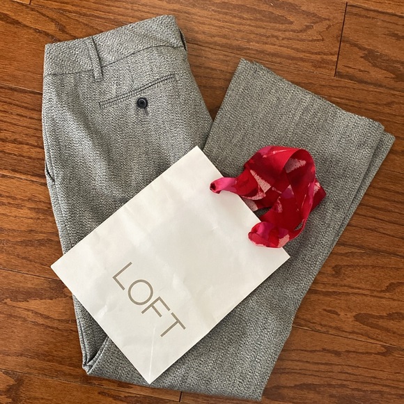 LOFT Pants - Loft gray / silver straight cut pants- Size 6P with bag